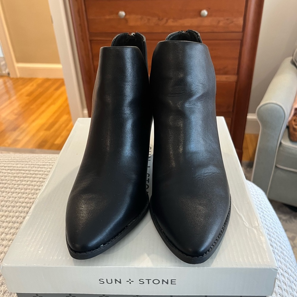 NWT! Heeled Booties